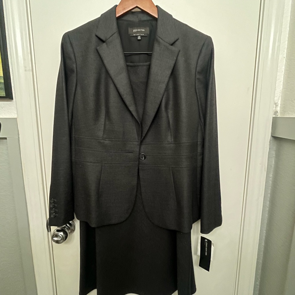 Jones New York Heather Gray Blazer and Skirt Ensemble